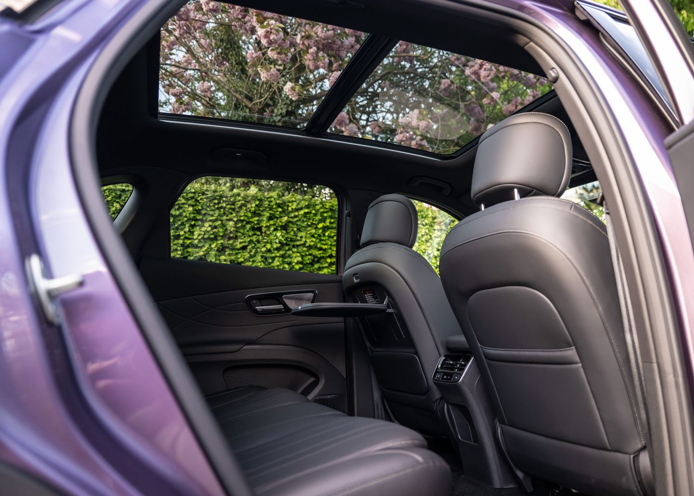 LEPAS L8 front passenger cabin with dashboard and central touchscreen